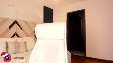 Fernanda Davila online show from December 22, 2025, 10:29 pm