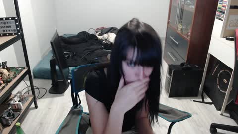 missthon online show from February 5, 2025, 10:01 pm