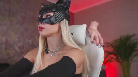 Eva online show from October 30, 2025, 10:54 pm