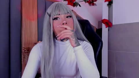 Snapshot of misstomie_ chatting on March 8, 2025, 2:08 pm Tomiehelp me get to 100 thumbs up online show from March 8, 2025, 2:08 pm