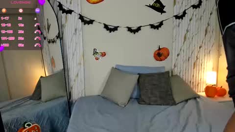 Snapshot of missvioleet chatting on October 28, 2025, 5:26 pm missvioleet online show from October 28, 2025, 5:26 pm