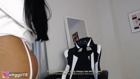 missvirggii online show from September 19, 2025, 9:59 pm