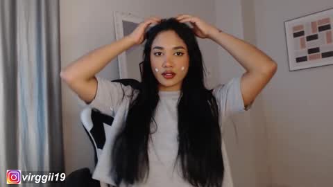 missvirggii online show from September 29, 2025, 9:41 pm