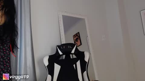 missvirggii online show from November 6, 2025, 10:43 pm