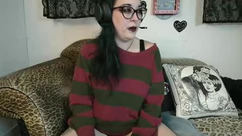 Snapshot of missy_dee chatting on February 19, 2026, 8:43 am Missy Dee online show from February 19, 2026, 8:43 am