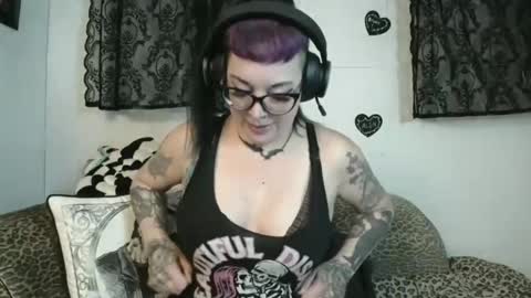 Snapshot of missy_dee chatting on May 2, 2026, 7:35 am Missy Dee online show from May 2, 2026, 7:35 am