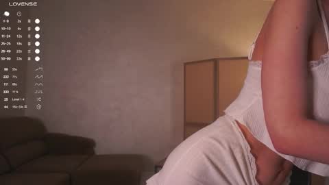 Snapshot of mist_mia chatting on October 19, 2025, 5:46 pm Mia online show from October 19, 2025, 5:46 pm