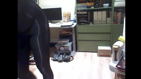 misterbobbyxx online show from April 18, 2026, 6:17 am