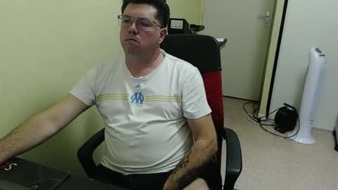 mistercoeur online show from October 14, 2025, 8:42 pm