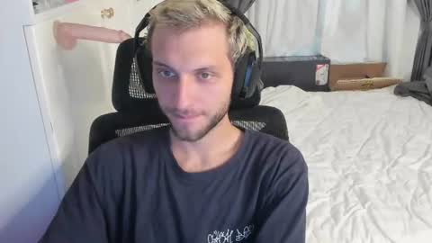 Snapshot of misterskiny chatting on August 8, 2026, 12:07 pm Alex online show from August 8, 2026, 12:07 pm