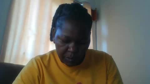 Snapshot of misticmoment chatting on June 21, 2026, 9:23 am misticmoment online show from June 21, 2026, 9:23 am