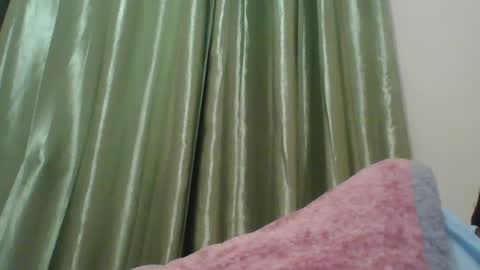 Snapshot of misticmoment chatting on June 27, 2026, 6:35 pm misticmoment online show from June 27, 2026, 6:35 pm
