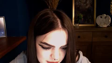 Ines online show from November 27, 2025, 5:26 pm