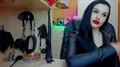 Mistress Kristi online show from May 13, 2026, 7:33 pm