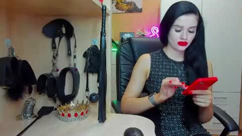 Snapshot of mistress_kristi chatting on July 19, 2026, 8:34 pm Mistress Kristi online show from July 19, 2026, 8:34 pm
