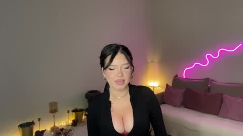 Snapshot of mistress_of_hearts chatting on May 16, 2026, 8:18 pm Mia online show from May 16, 2026, 8:18 pm