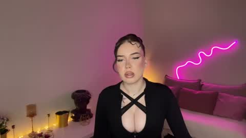 Mia online show from June 27, 2026, 3:17 pm