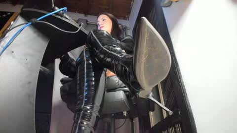 Snapshot of mistressanna_ chatting on July 2, 2026, 3:23 am Mistress Anna Alves online show from July 2, 2026, 3:23 am