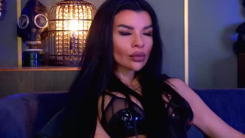 Elenia online show from February 3, 2026, 2:11 pm