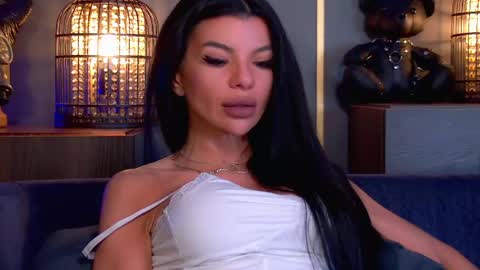 Snapshot of mistresselenia chatting on April 27, 2026, 12:58 pm Elenia online show from April 27, 2026, 12:58 pm