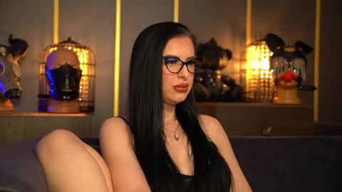 Snapshot of mistresskellykent chatting on April 30, 2026, 9:52 pm Mistress Kelly online show from April 30, 2026, 9:52 pm