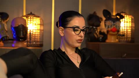 Snapshot of mistresskellykent chatting on May 20, 2026, 11:55 pm Mistress Kelly online show from May 20, 2026, 11:55 pm