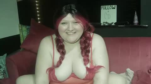 Snapshot of mistresslillie chatting on April 21, 2026, 10:01 pm mistresslillie online show from April 21, 2026, 10:01 pm