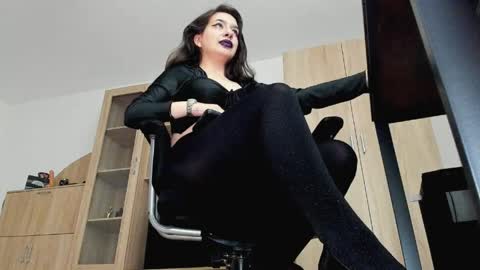 YourGoddessM online show from April 4, 2026, 12:53 am