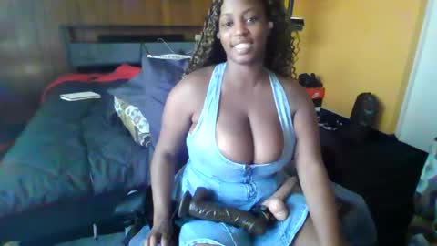 Snapshot of mistressmochareign chatting on July 12, 2026, 4:09 pm mistressmochareign online show from July 12, 2026, 4:09 pm
