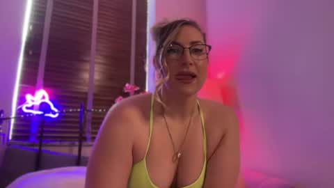 Snapshot of mistresssx chatting on August 7, 2026, 12:40 pm Miss X online show from August 7, 2026, 12:40 pm