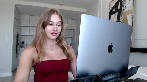 mistressuniverse online show from May 25, 2026, 9:26 am