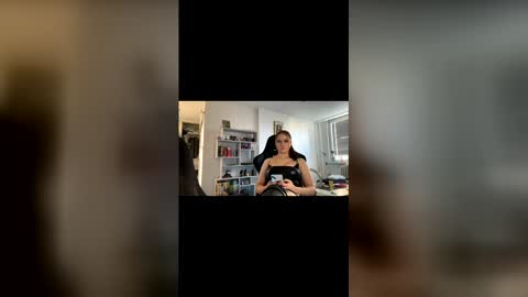 Snapshot of mistressviolet_ chatting on June 1, 2026, 4:52 pm Mistress Violet online show from June 1, 2026, 4:52 pm