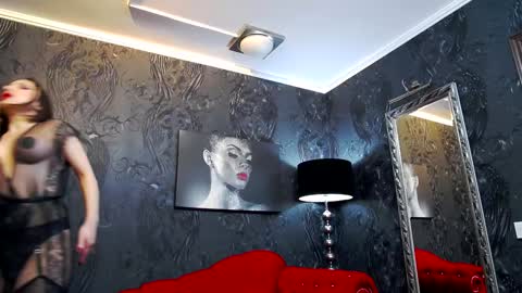 Snapshot of mistresswanda chatting on January 1, 2025, 9:31 pm MistressWanda - online show from January 1, 2025, 9:31 pm