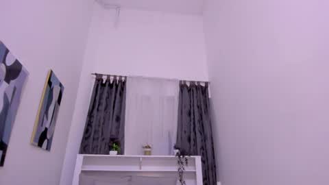 mistt_miaa online show from May 20, 2026, 7:42 pm