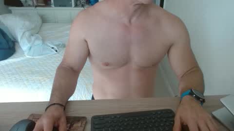 Snapshot of mitcheli chatting on February 11, 2026, 3:39 pm Onlyfans online show from February 11, 2026, 3:39 pm
