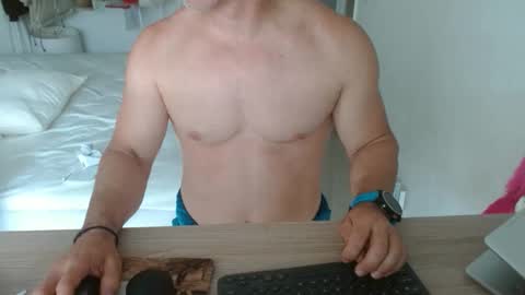 Snapshot of mitcheli chatting on April 15, 2026, 2:57 pm Onlyfans online show from April 15, 2026, 2:57 pm