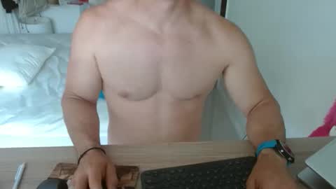 Snapshot of mitcheli chatting on April 16, 2026, 3:46 pm Onlyfans online show from April 16, 2026, 3:46 pm