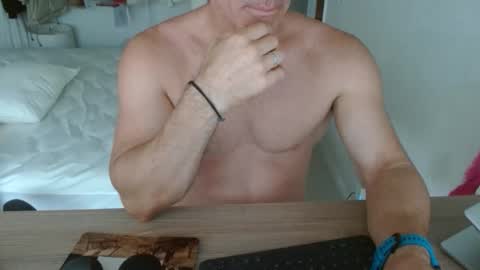 Snapshot of mitcheli chatting on April 17, 2026, 2:53 pm Onlyfans online show from April 17, 2026, 2:53 pm