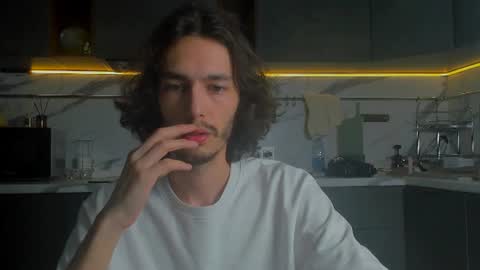 Snapshot of mitchelkurse chatting on June 27, 2026, 12:59 am MitchelKurse online show from June 27, 2026, 12:59 am