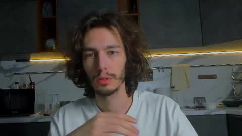 Snapshot of mitchelkurse chatting on July 3, 2026, 6:36 pm MitchelKurse online show from July 3, 2026, 6:36 pm
