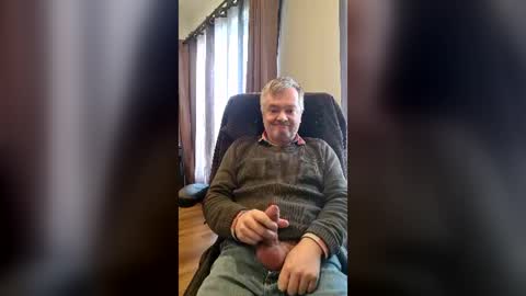 Snapshot of mitchoxxford chatting on June 12, 2026, 2:10 am mitchoxxford online show from June 12, 2026, 2:10 am