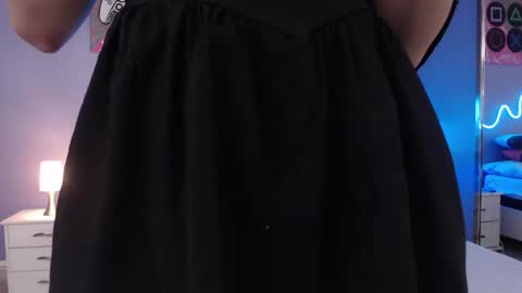 Mtica Brennet online show from October 4, 2025, 3:43 pm