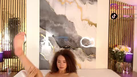 Snapshot of miticabrennet chatting on May 12, 2026, 5:15 am Mtica Brennet online show from May 12, 2026, 5:15 am