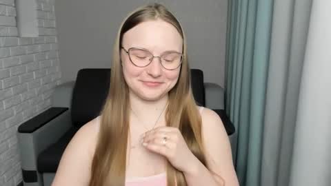 Miya online show from February 19, 2025, 9:58 pm