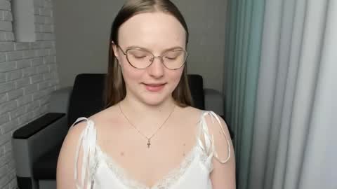 Miya online show from March 11, 2025, 3:02 pm