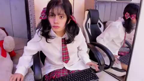 Snapshot of miyu_komori chatting on February 9, 2026, 1:04 pm miyu_komori online show from February 9, 2026, 1:04 pm