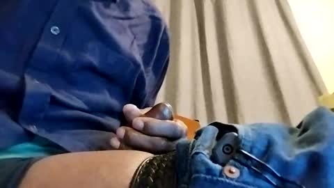 Snapshot of mizerze chatting on January 2, 2025, 2:33 am mizerze online show from January 2, 2025, 2:33 am