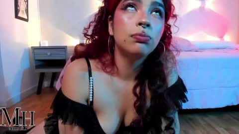 mizzhell_ online show from September 24, 2025, 5:16 pm