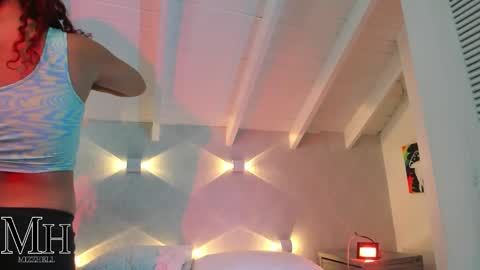 mizzhell_ online show from November 13, 2025, 12:26 pm