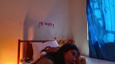 MoonLipson online show from December 3, 2025, 6:50 pm